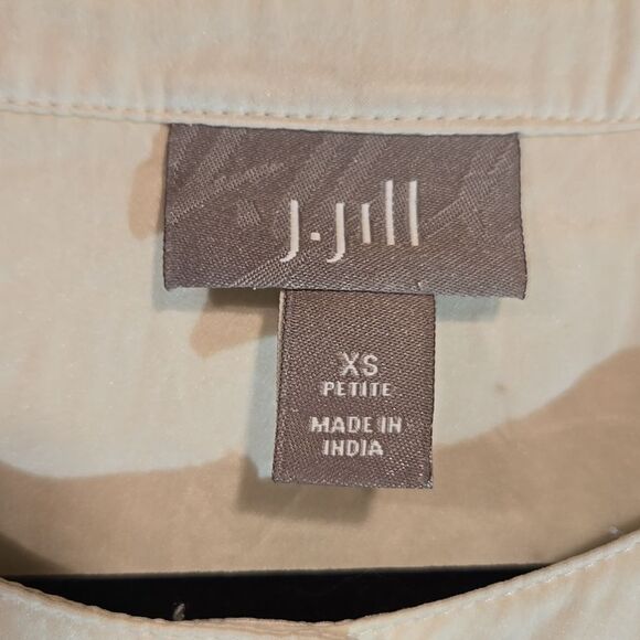 J.jill ivory button neckline silk blouse size XSP - Picture 4 of 9